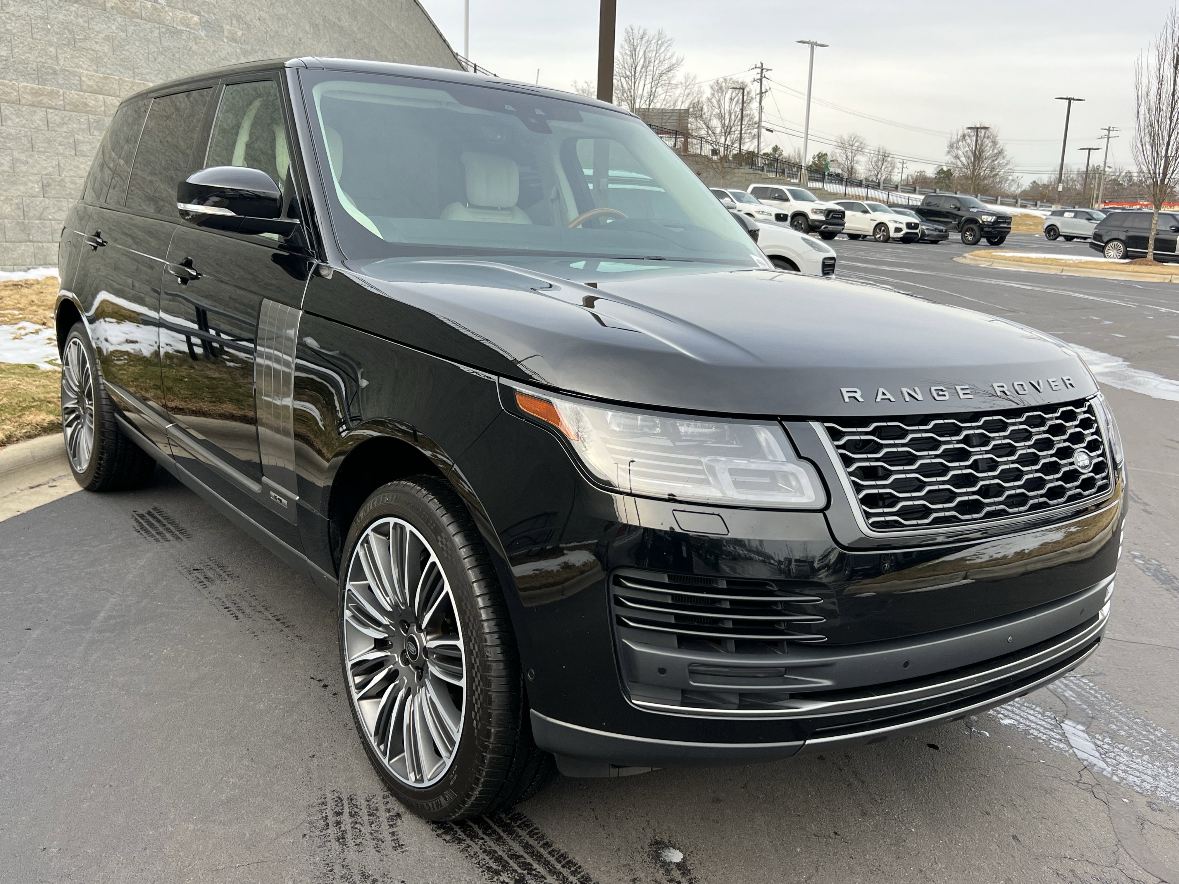 Used 2020 Land Rover Range Rover Long Wheelbase HSE image 9