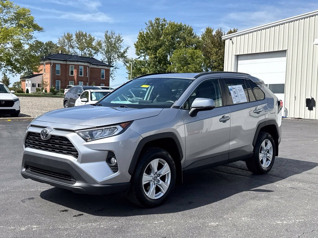 Used 2020 Toyota RAV4 XLE w/ Convenience Package AWD/4WD image 3