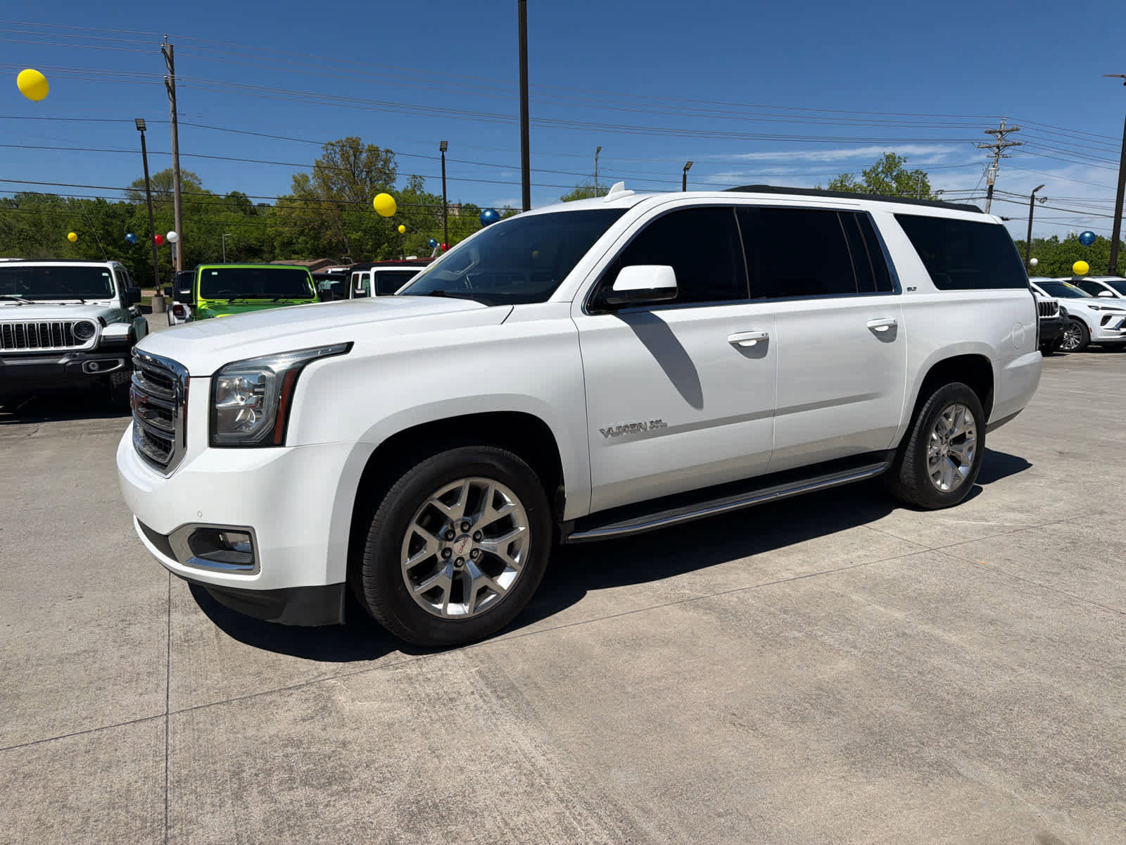 Used 2017 GMC Yukon XL SLT w/ Open Road Package AWD/4WD image 2