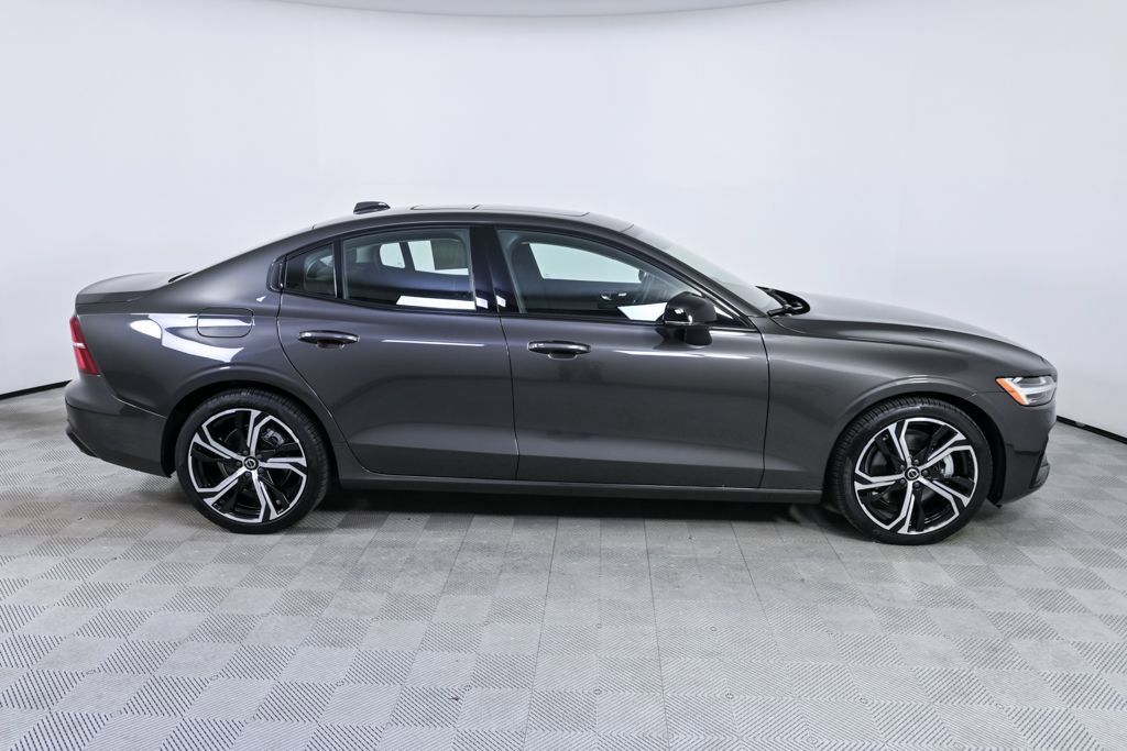 Certified 2025 Volvo S60 B5 Core AWD/4WD image 28