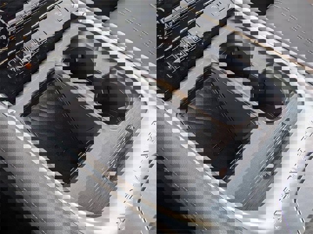 Used 2025 Nissan Armada SL image 29