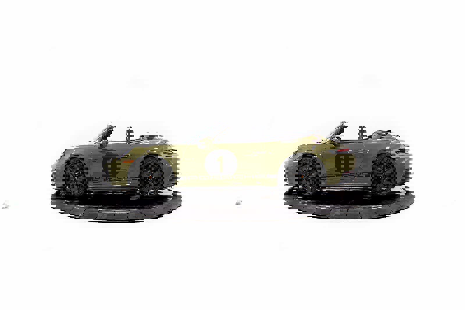 New 2026 Porsche 911 GTS image 2