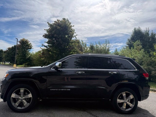 Used 2016 Jeep Grand Cherokee Overland AWD/4WD image 8