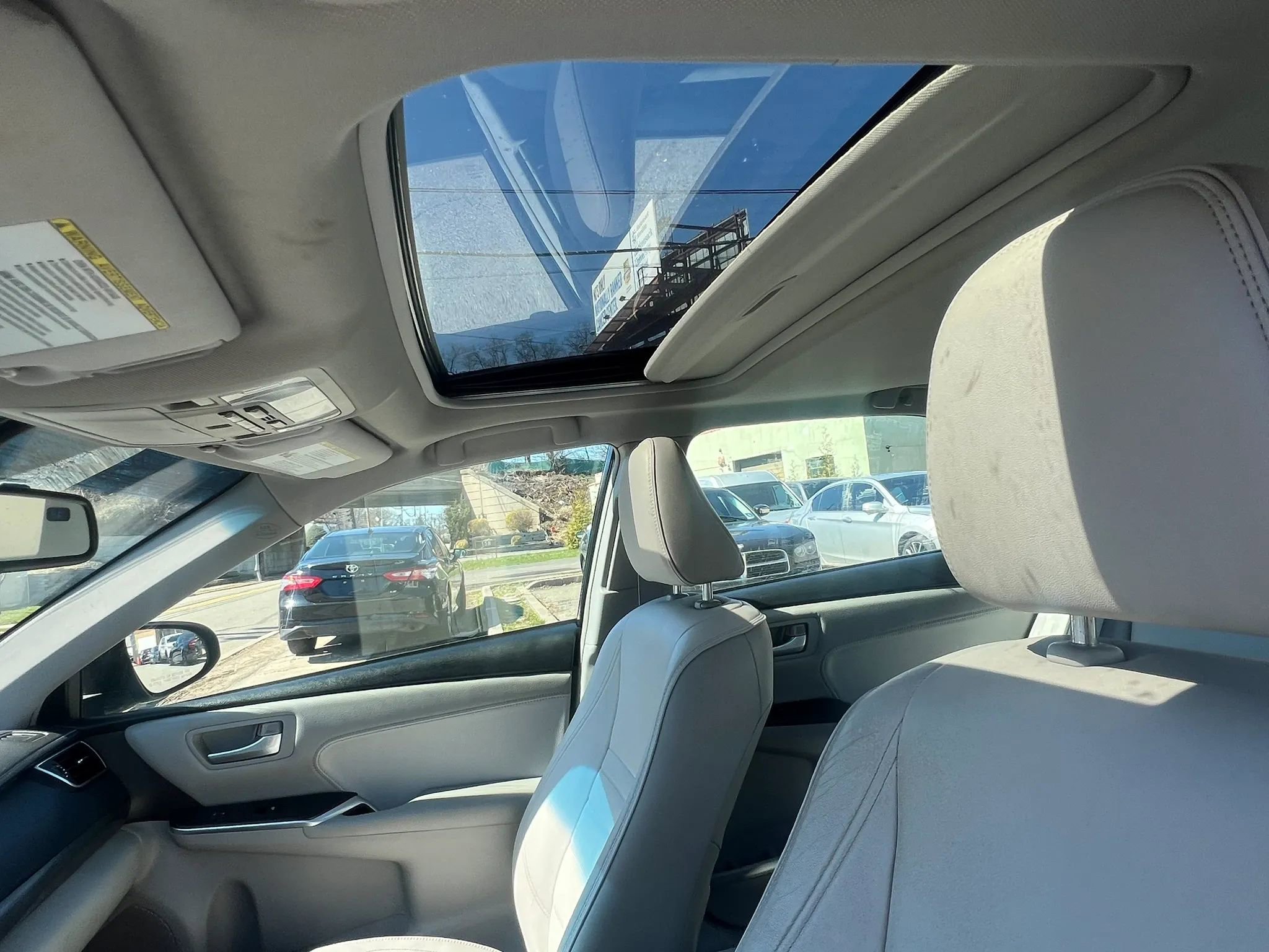 Used 2017 Toyota Camry XLE w/ Moonroof Package FWD image 26