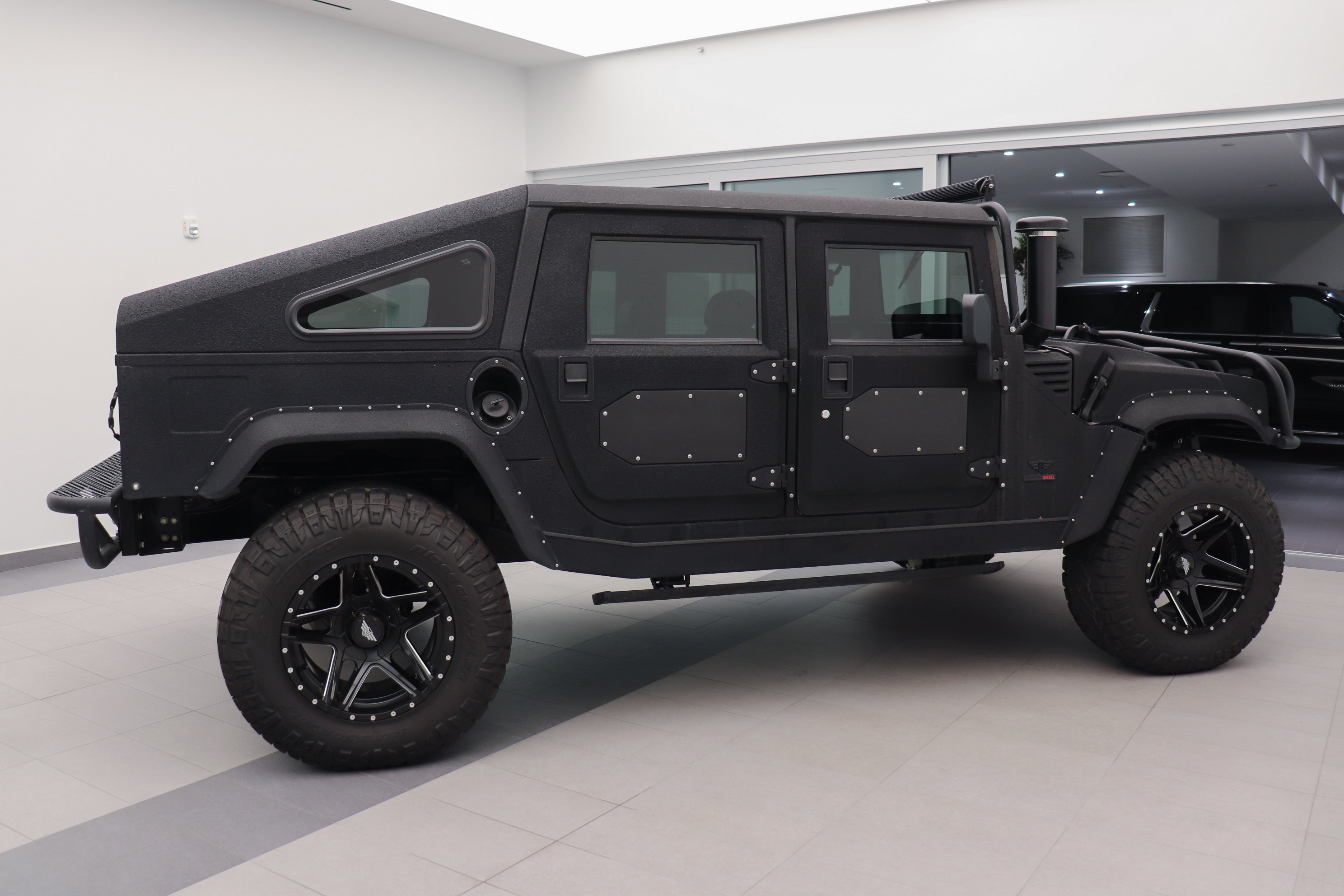 Used 1995 HUMMER H1 4-Door Wagon AWD/4WD image 4