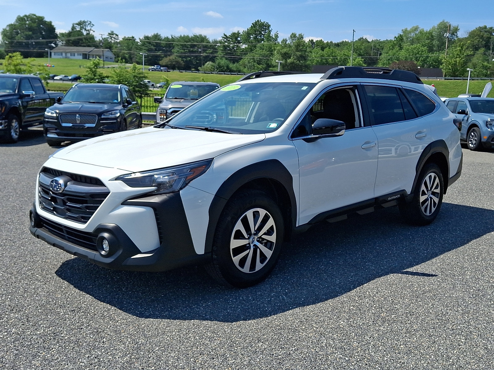 Used 2025 Subaru Outback Premium AWD/4WD image 4