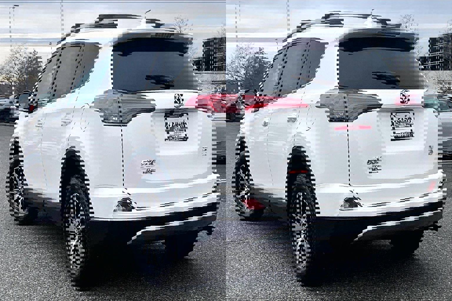 Used 2018 Toyota RAV4 XLE image 11