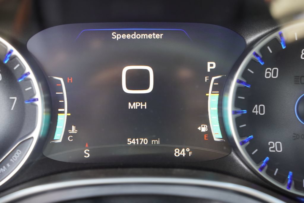 Used 2025 Chrysler Pacifica Limited FWD image 8