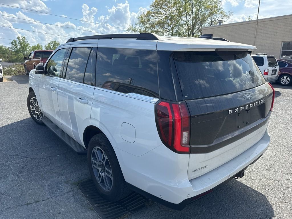 Used 2025 Ford Expedition Active image 4