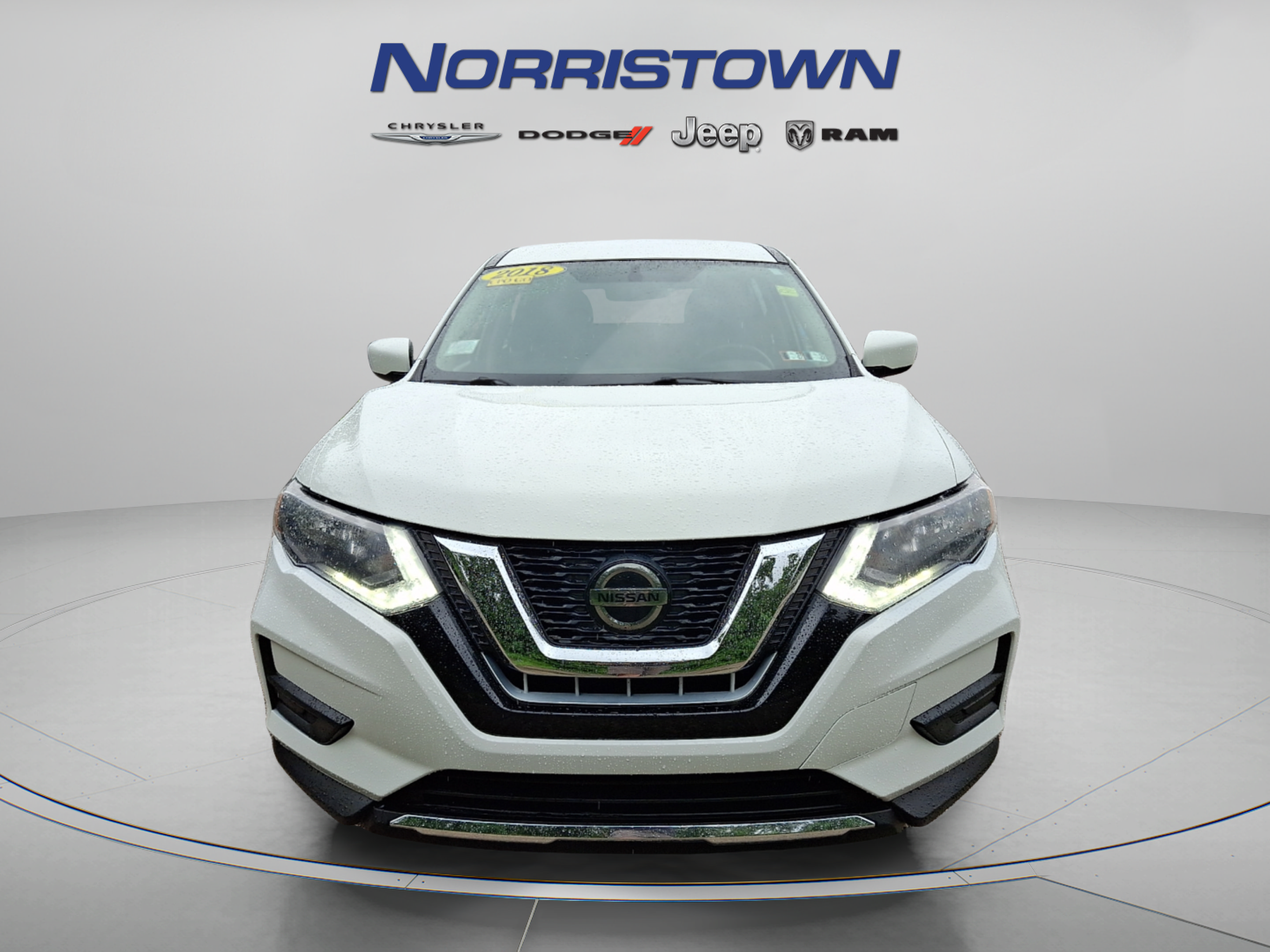 Used 2018 Nissan Rogue S AWD/4WD image 2