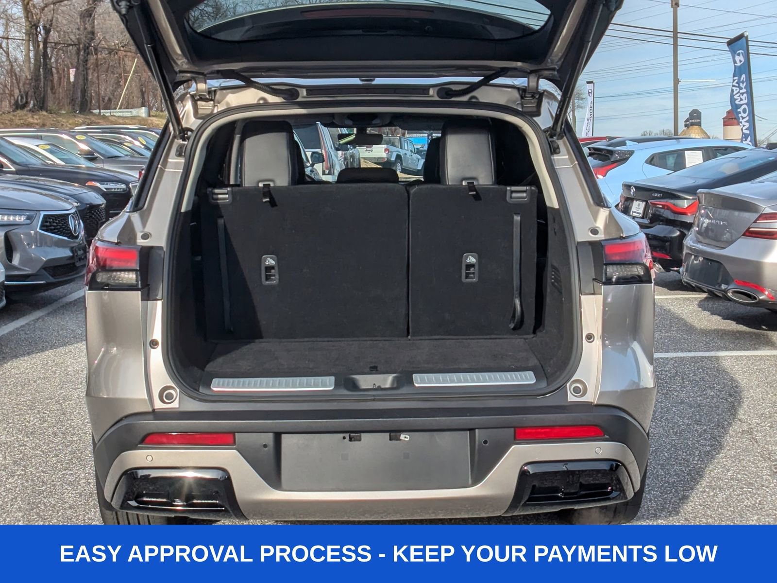 Used 2023 INFINITI QX60 Luxe w/ Performance Audio Package image 7