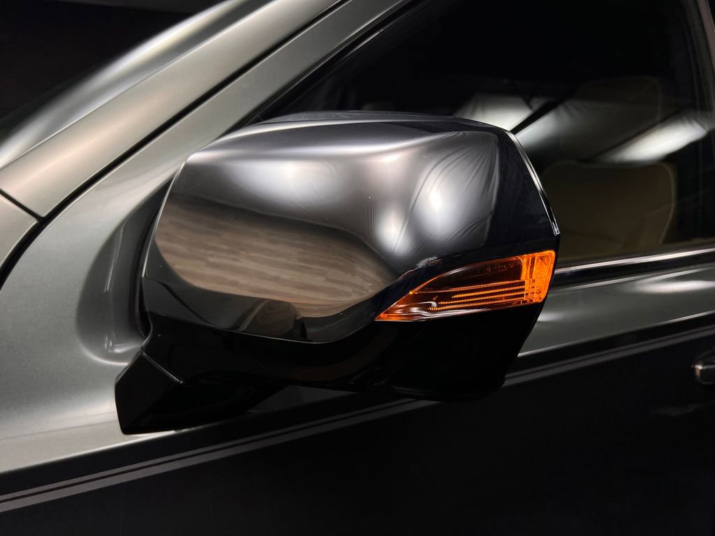 Used 2024 Chevrolet Suburban Premier w/ Premium Package 2 AWD/4WD image 34