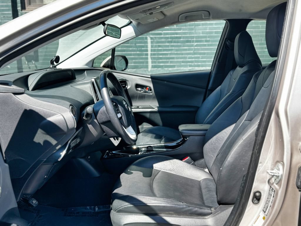 Used 2017 Toyota Prius Prime Premium w/ Preferred Accessory Package FWD image 38