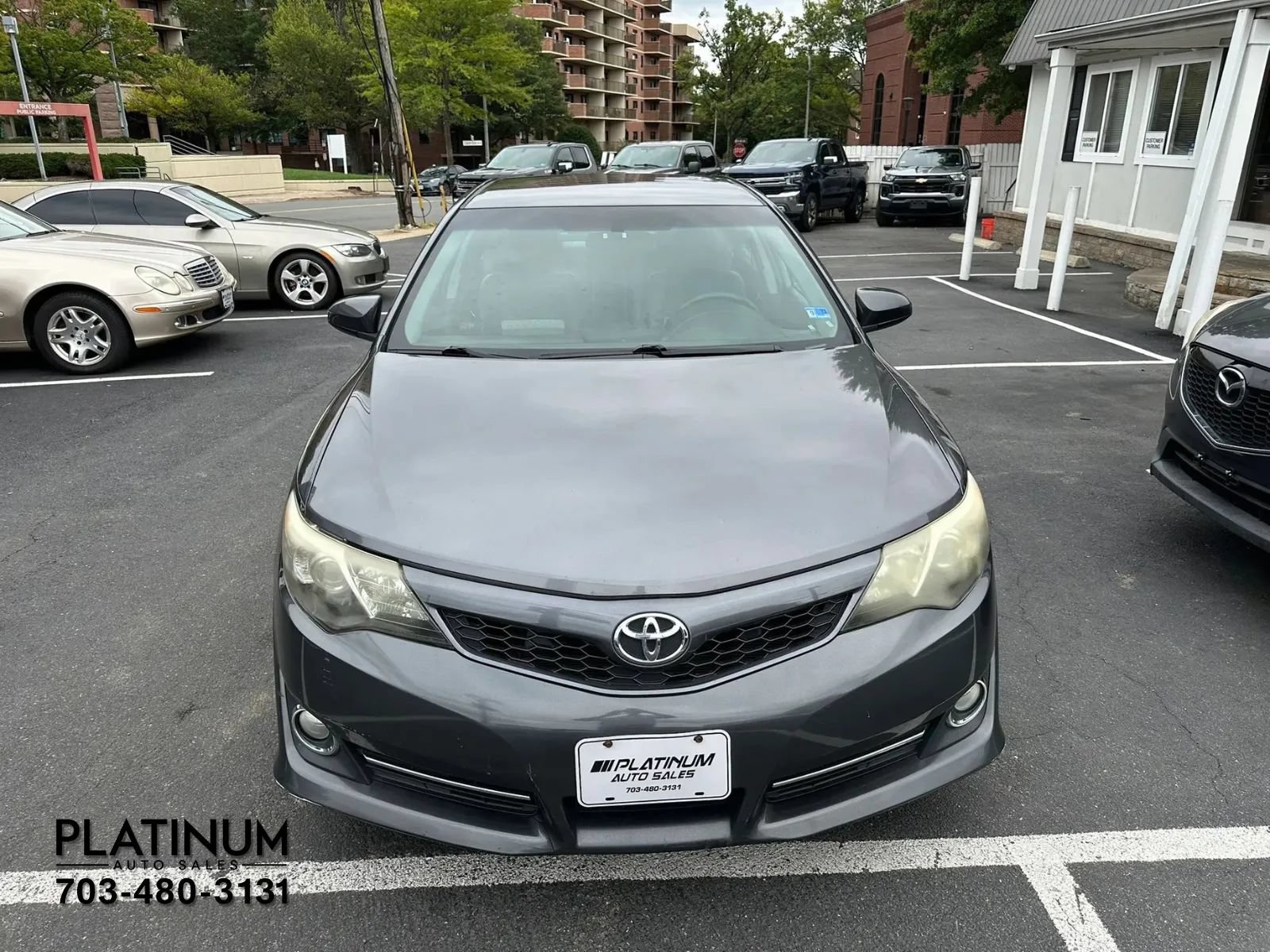 Used 2014 Toyota Camry SE FWD image 4