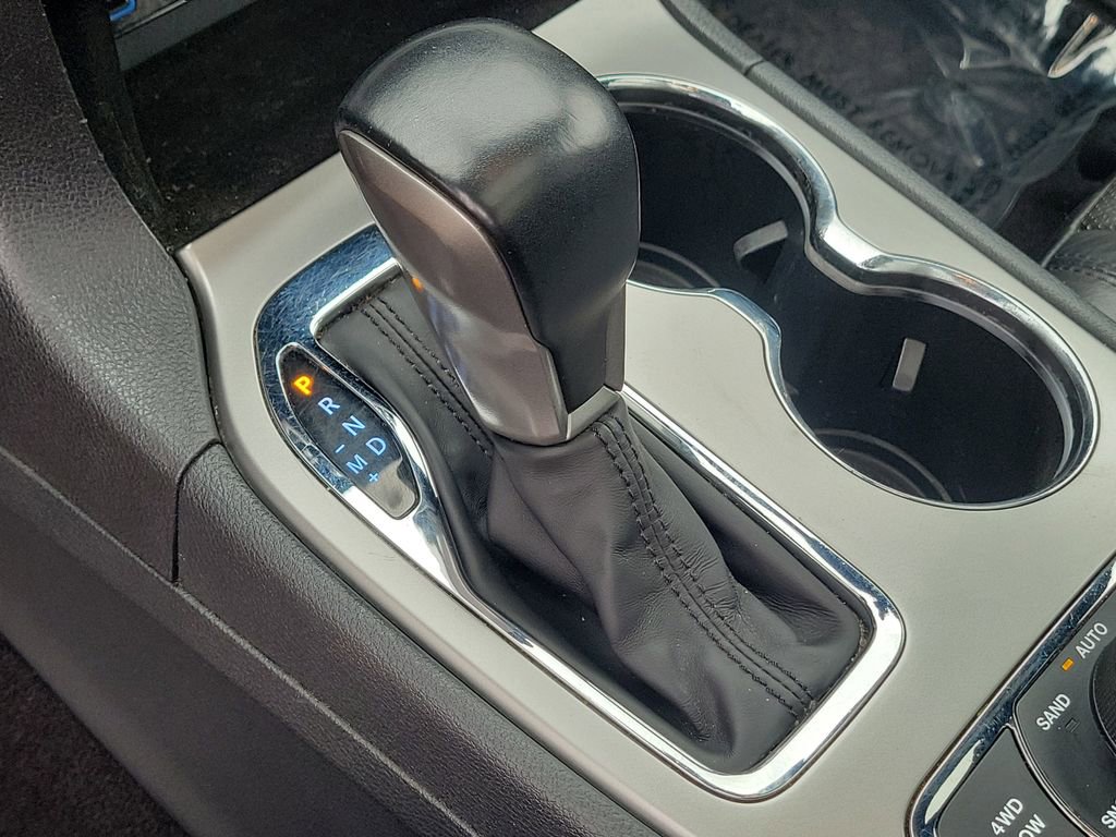 Used 2018 Jeep Grand Cherokee Overland AWD/4WD image 31