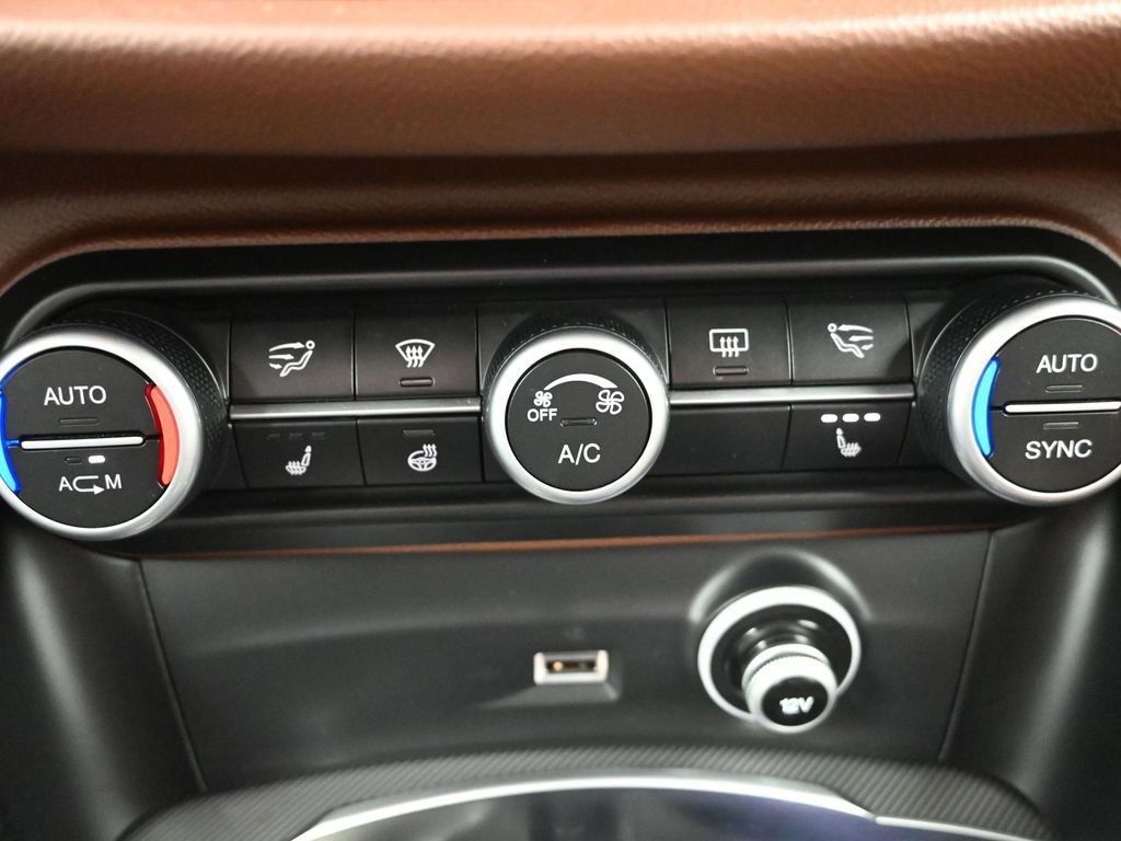 Used 2018 Alfa Romeo Stelvio Ti Sport image 22