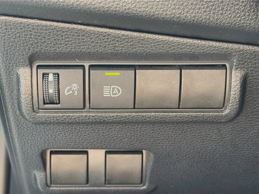 Used 2024 Toyota Corolla Cross LE FWD image 10