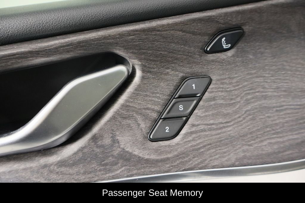 Used 2022 Jeep Grand Cherokee Overland w/ Luxury Tech Group IV image 23