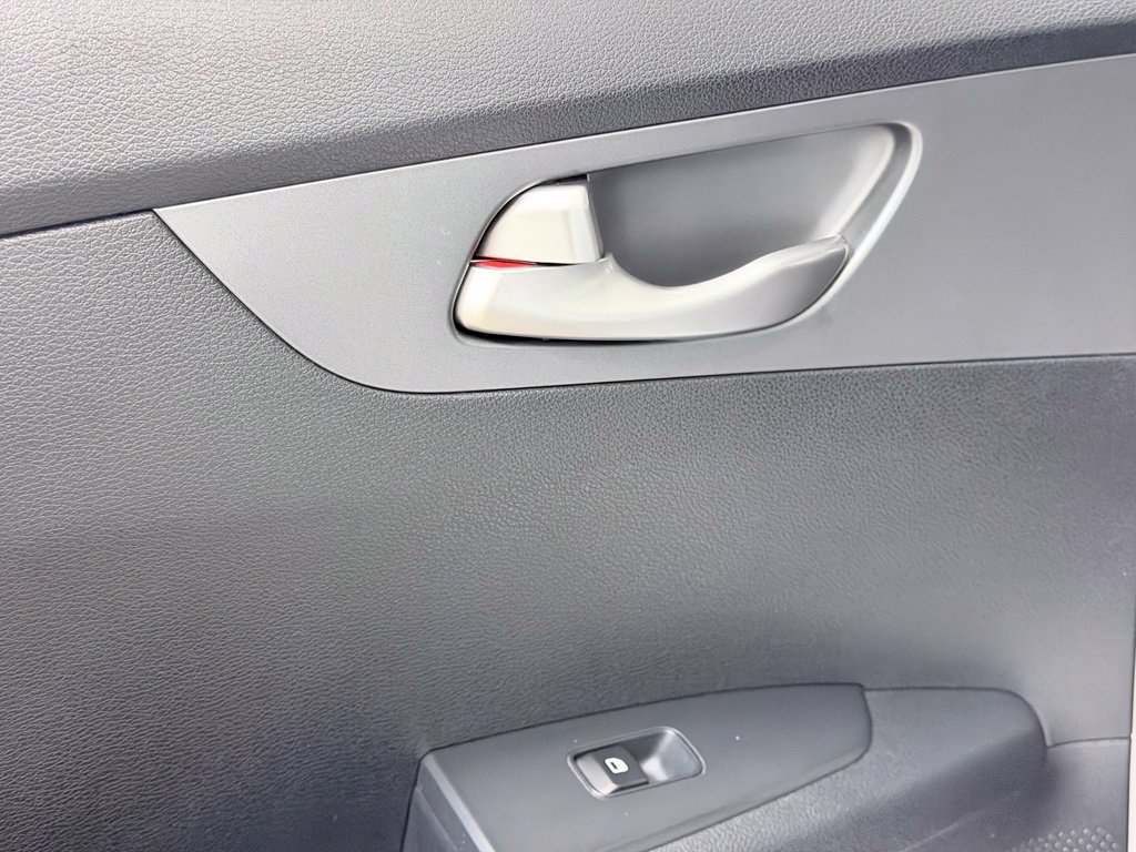 Used 2019 Kia Forte LXS FWD image 18