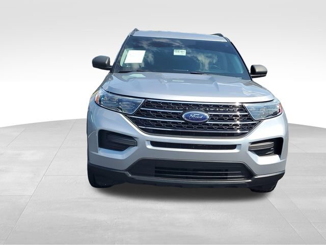 Used 2021 Ford Explorer XLT AWD/4WD image 2