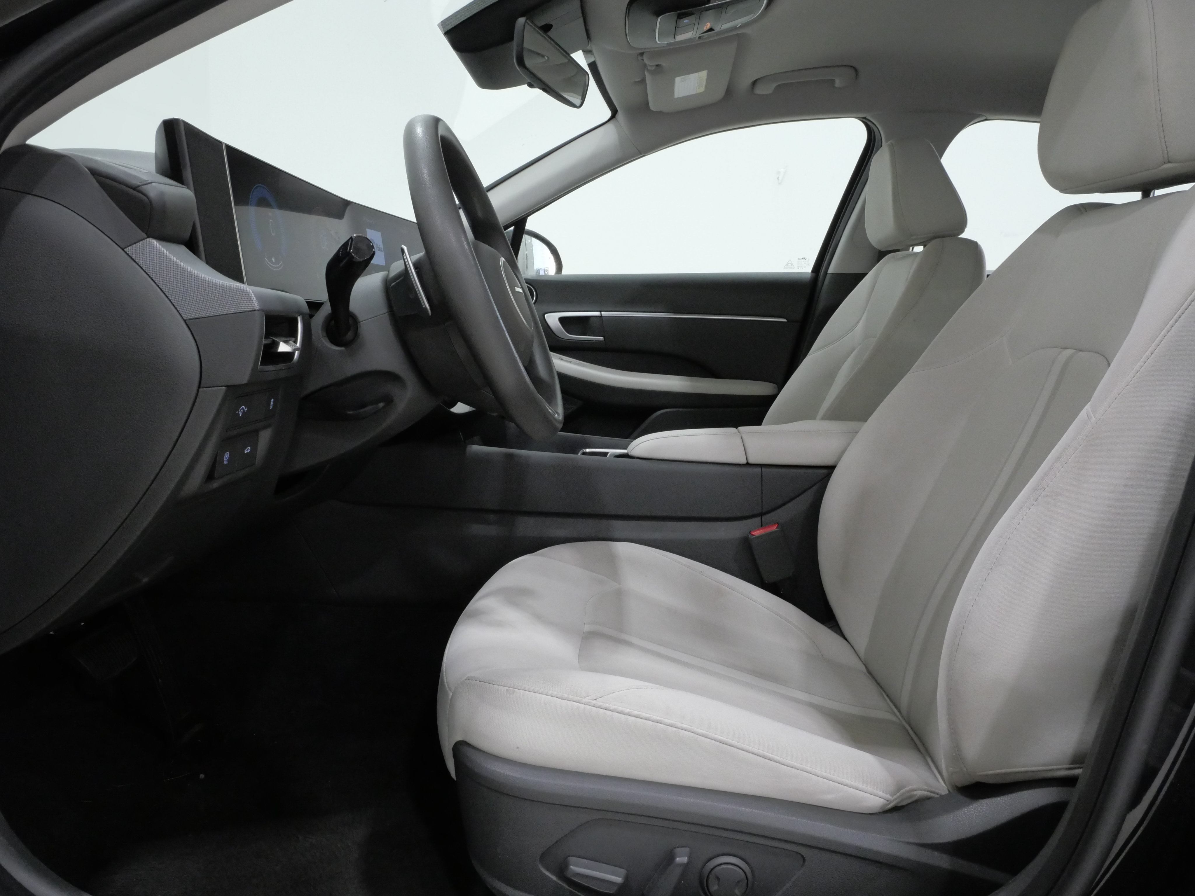 Used 2025 Hyundai Sonata SEL FWD image 12