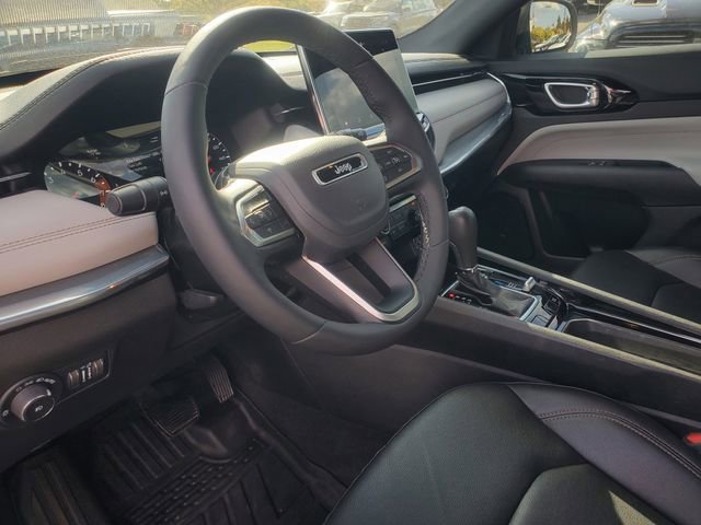 Used 2024 Jeep Compass Limited image 14