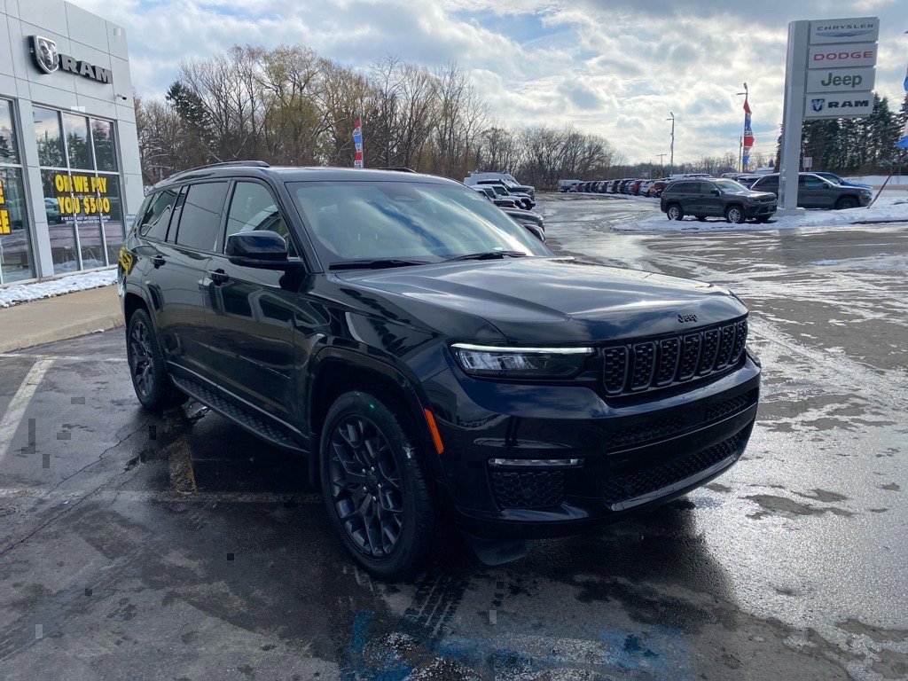 Used 2024 Jeep Grand Cherokee L Summit image 7