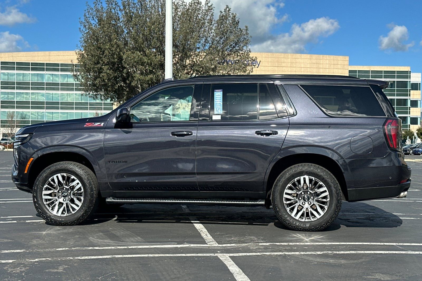Certified 2025 Chevrolet Tahoe Z71 image 7