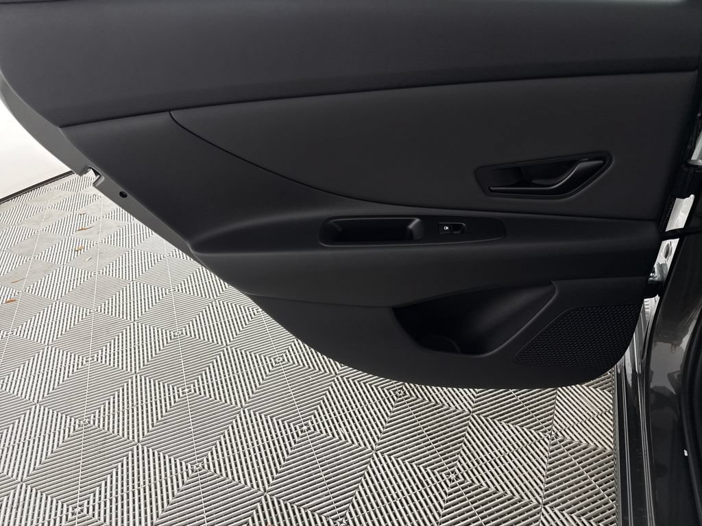 Certified 2025 Hyundai Elantra Sport FWD image 14