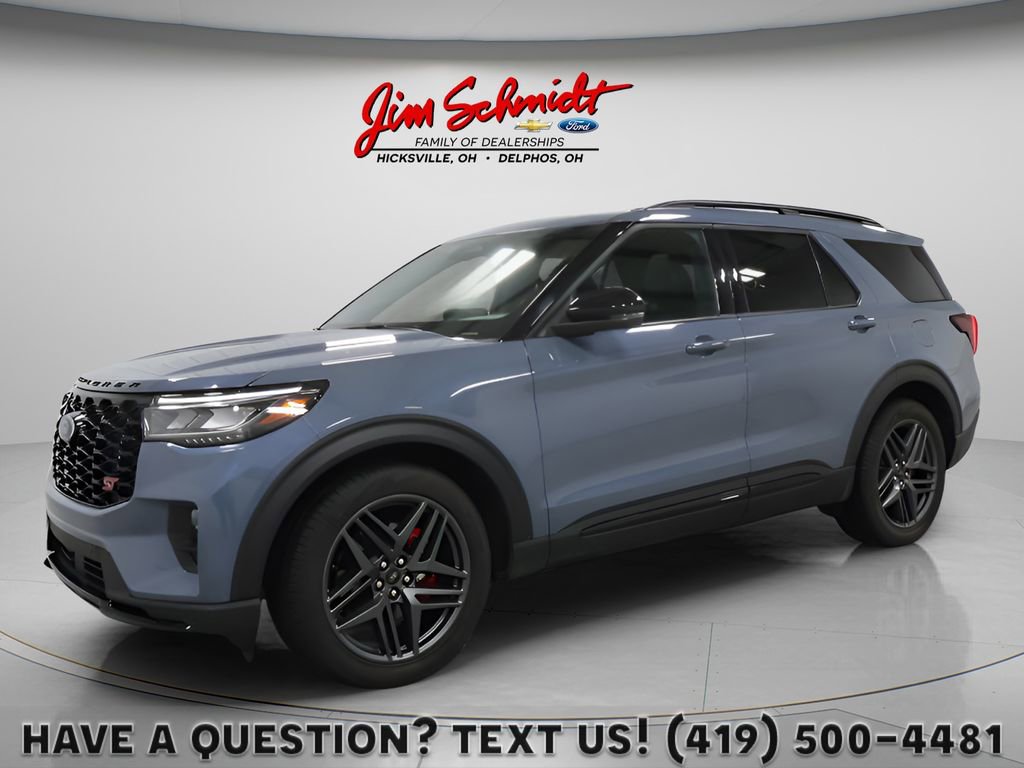 Used 2025 Ford Explorer ST image 1