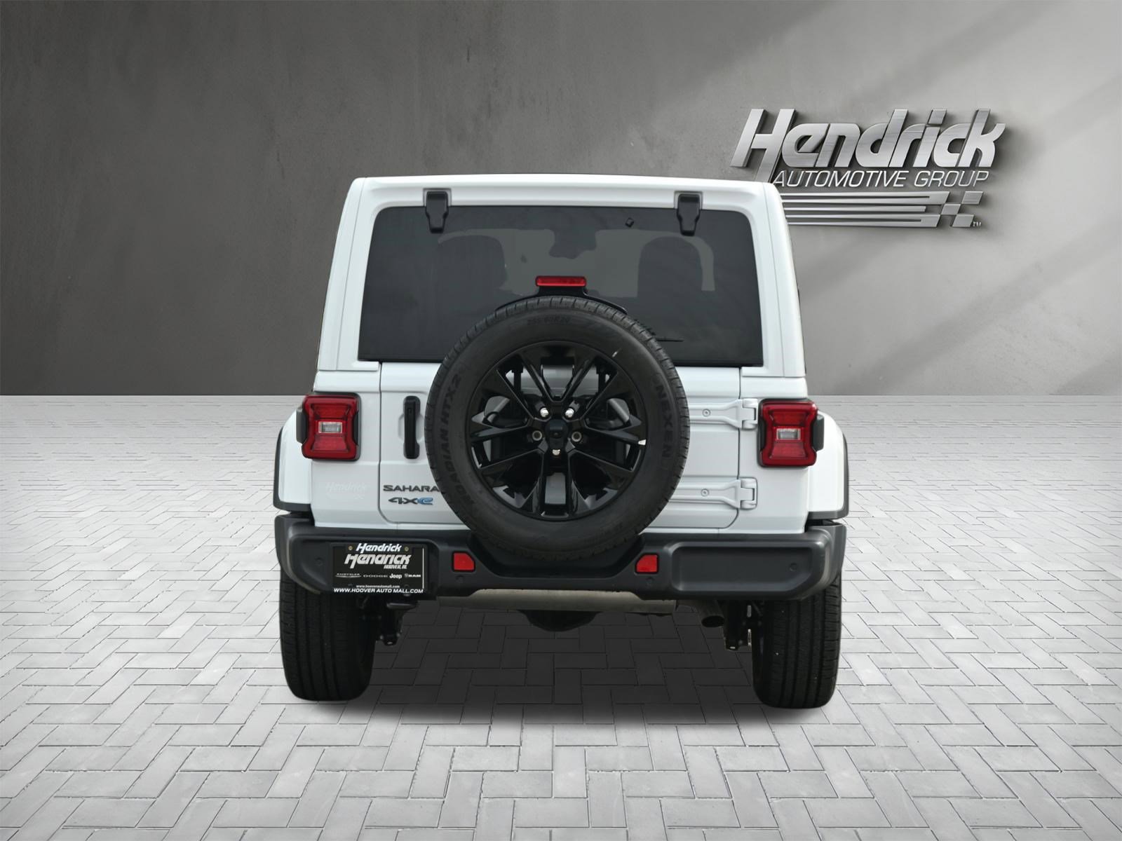 Used 2025 Jeep Wrangler Unlimited Sahara w/ Safety Group AWD/4WD image 9