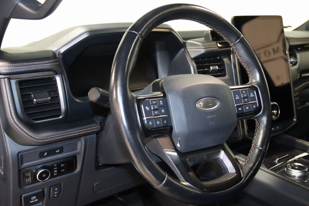 Used 2023 Ford Expedition Max Platinum AWD/4WD image 47