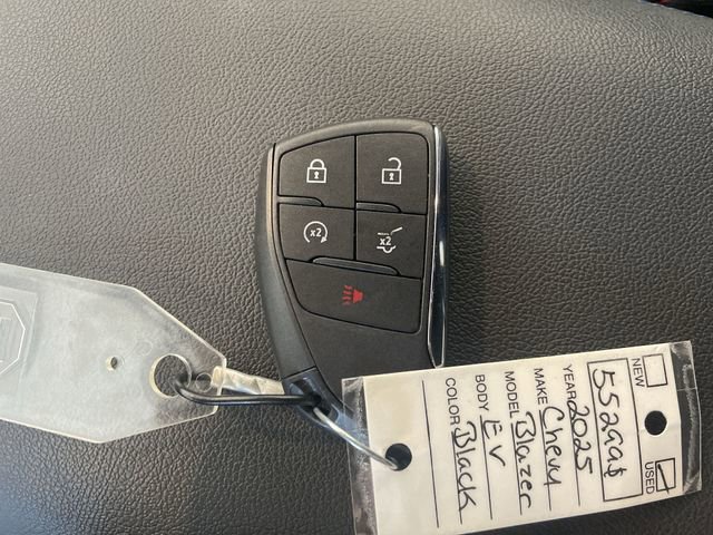 Certified 2025 Chevrolet Blazer EV RS image 34