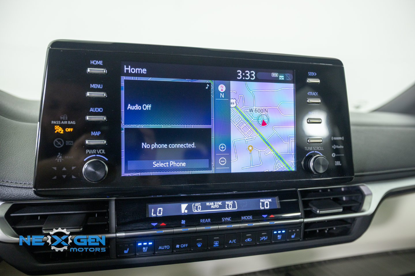 Used 2024 Toyota Sienna Limited AWD/4WD image 18