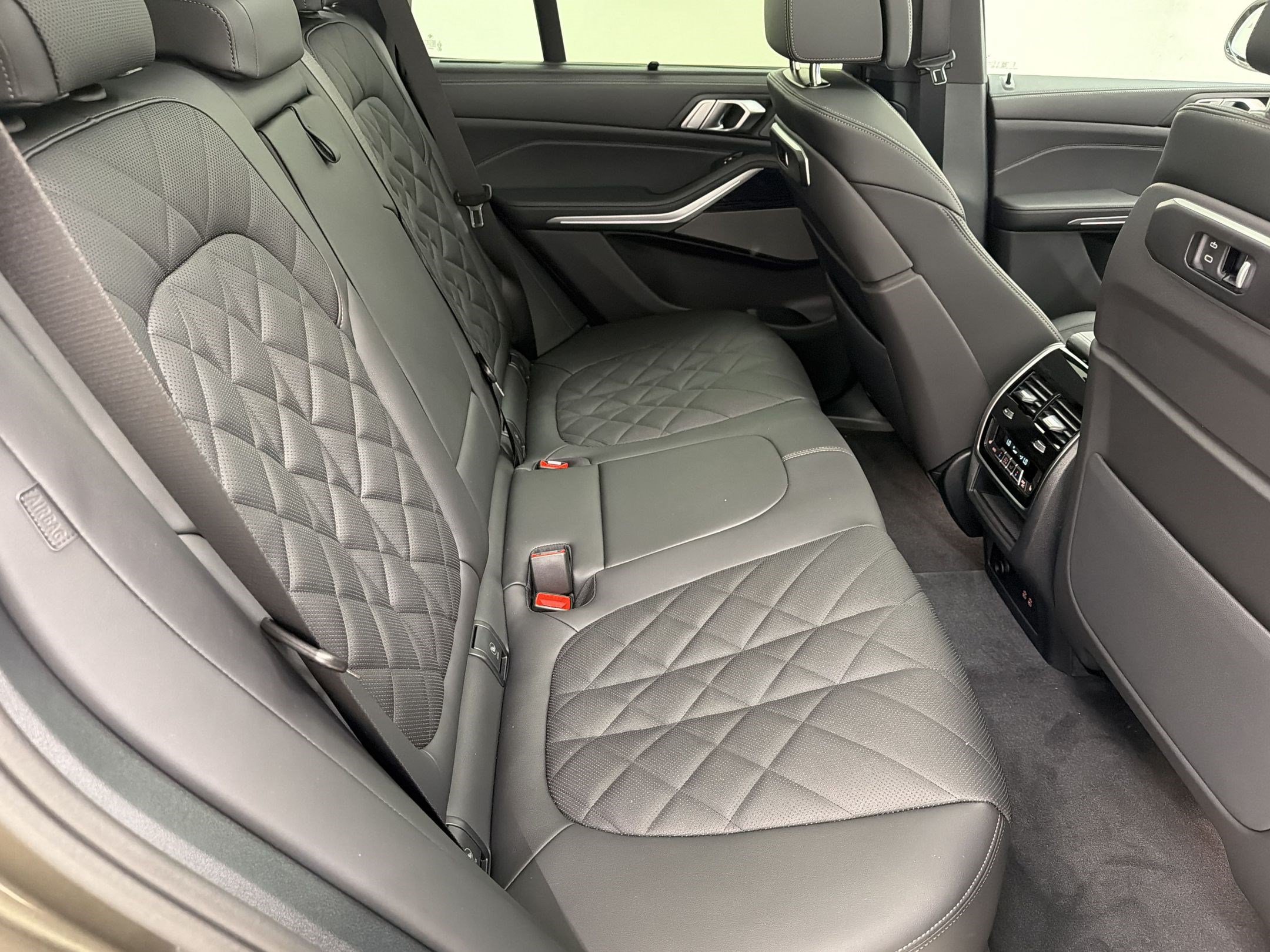 New 2026 BMW X5 xDrive40i w/ M Sport Package AWD/4WD image 24