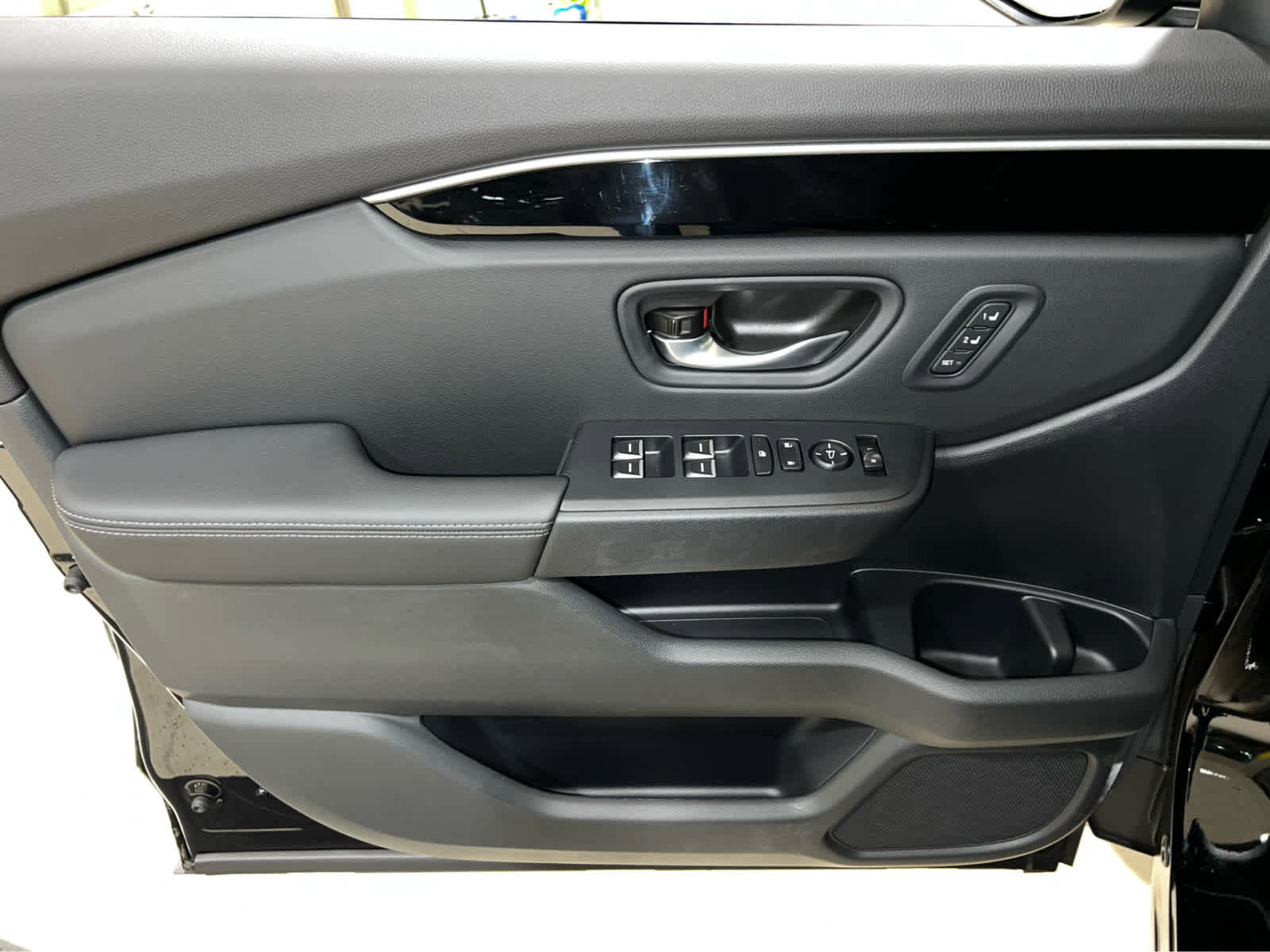 New 2025 Honda Pilot Touring image 14