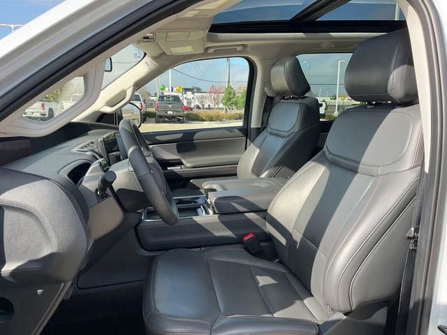 Used 2025 Ford Expedition Max Active image 24