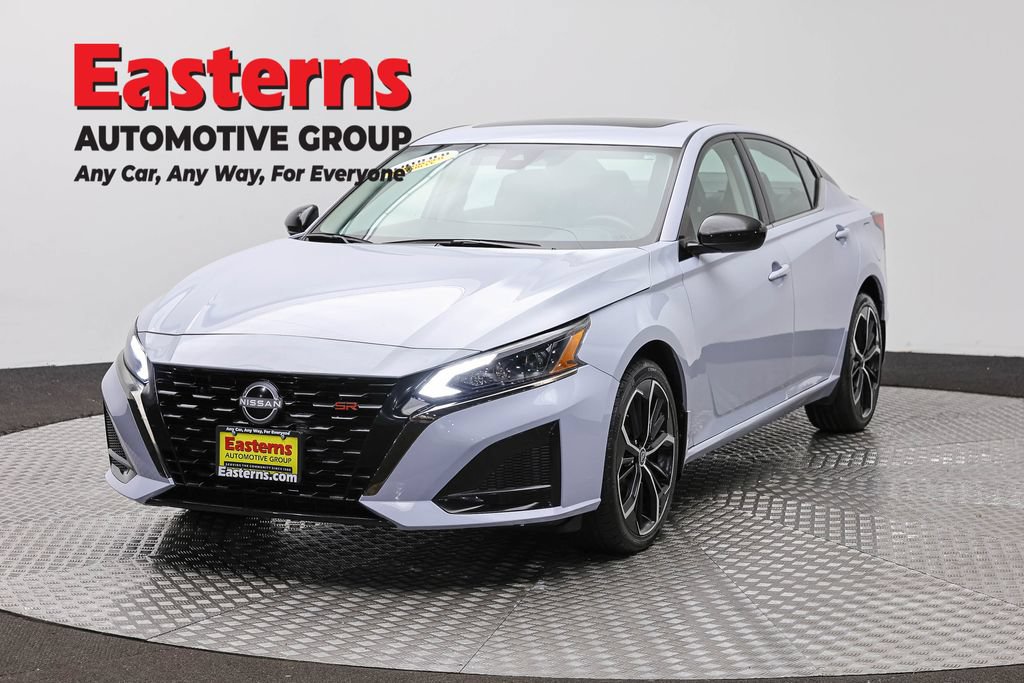 Used 2023 Nissan Altima 2.5 SR w/ SR Premium Package AWD/4WD image 1