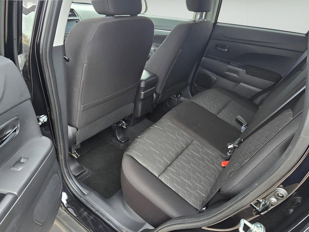 Used 2025 Mitsubishi Outlander Sport ES image 28