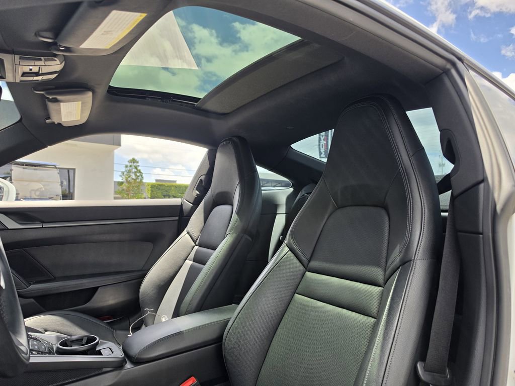 Used 2022 Porsche 911 Carrera RWD image 14