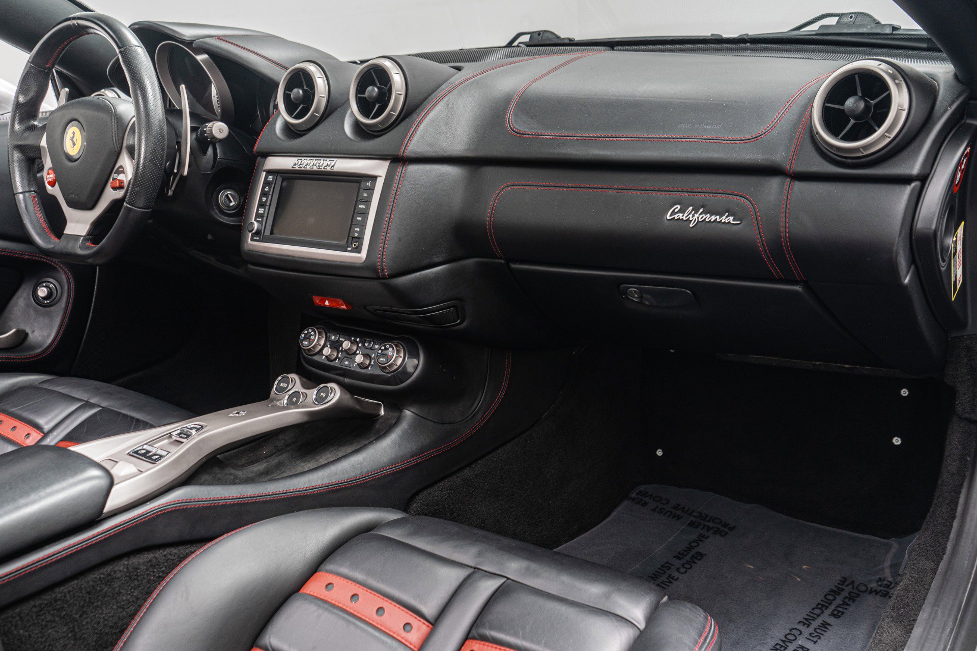 Used 2013 Ferrari California image 14