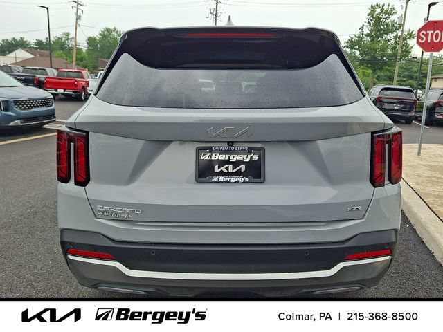 Certified 2025 Kia Sorento S w/ Panoramic Sunroof Package AWD/4WD image 6
