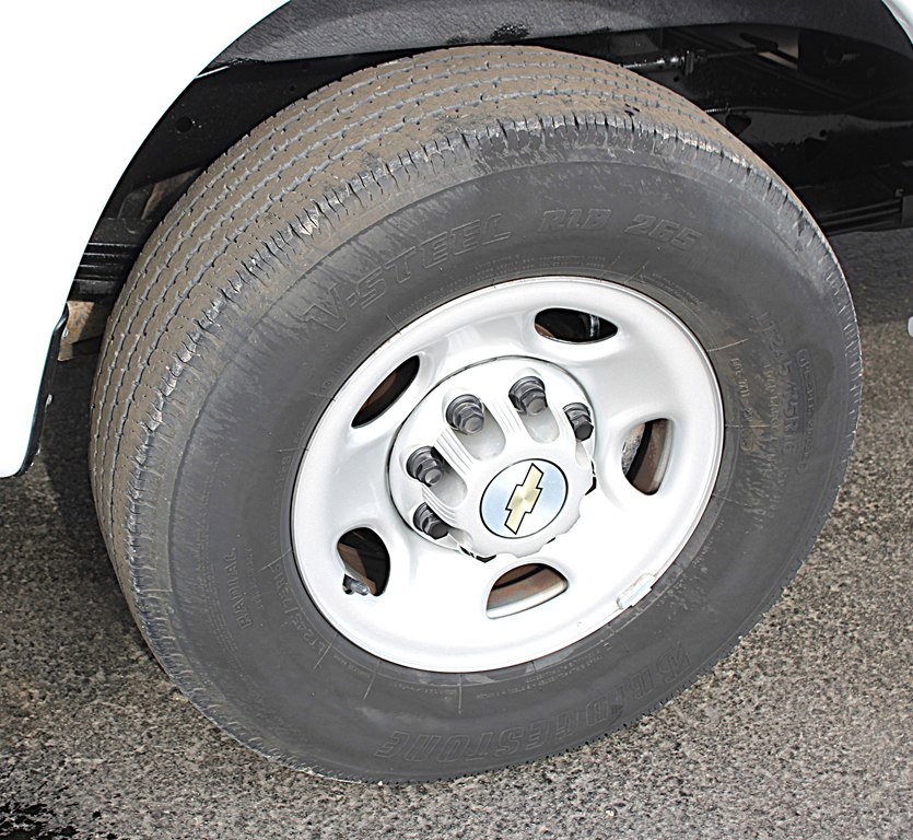 Used 2024 Chevrolet Express 2500 w/ Driver Convenience Package RWD image 31