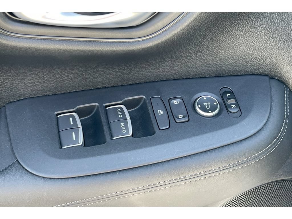 Certified 2025 Honda HR-V EX-L image 12