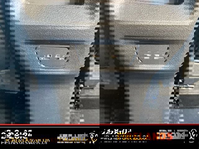 New 2025 Volkswagen Tiguan SE image 54