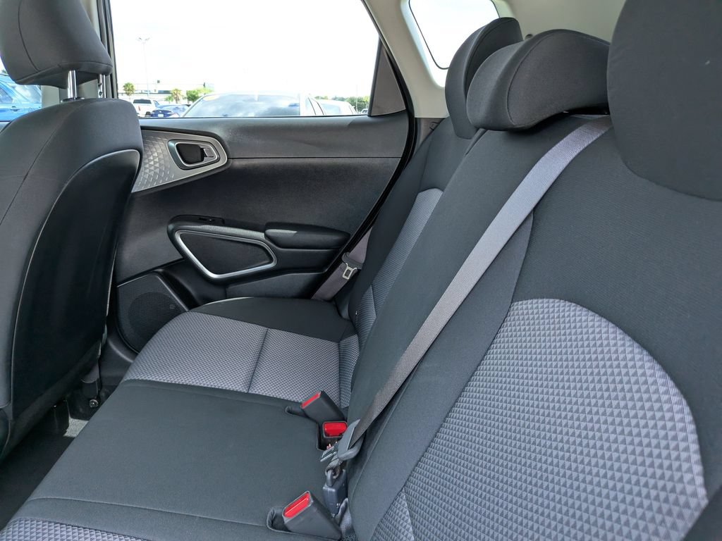 Certified 2025 Kia Soul LX w/ LX Technology Package FWD image 18