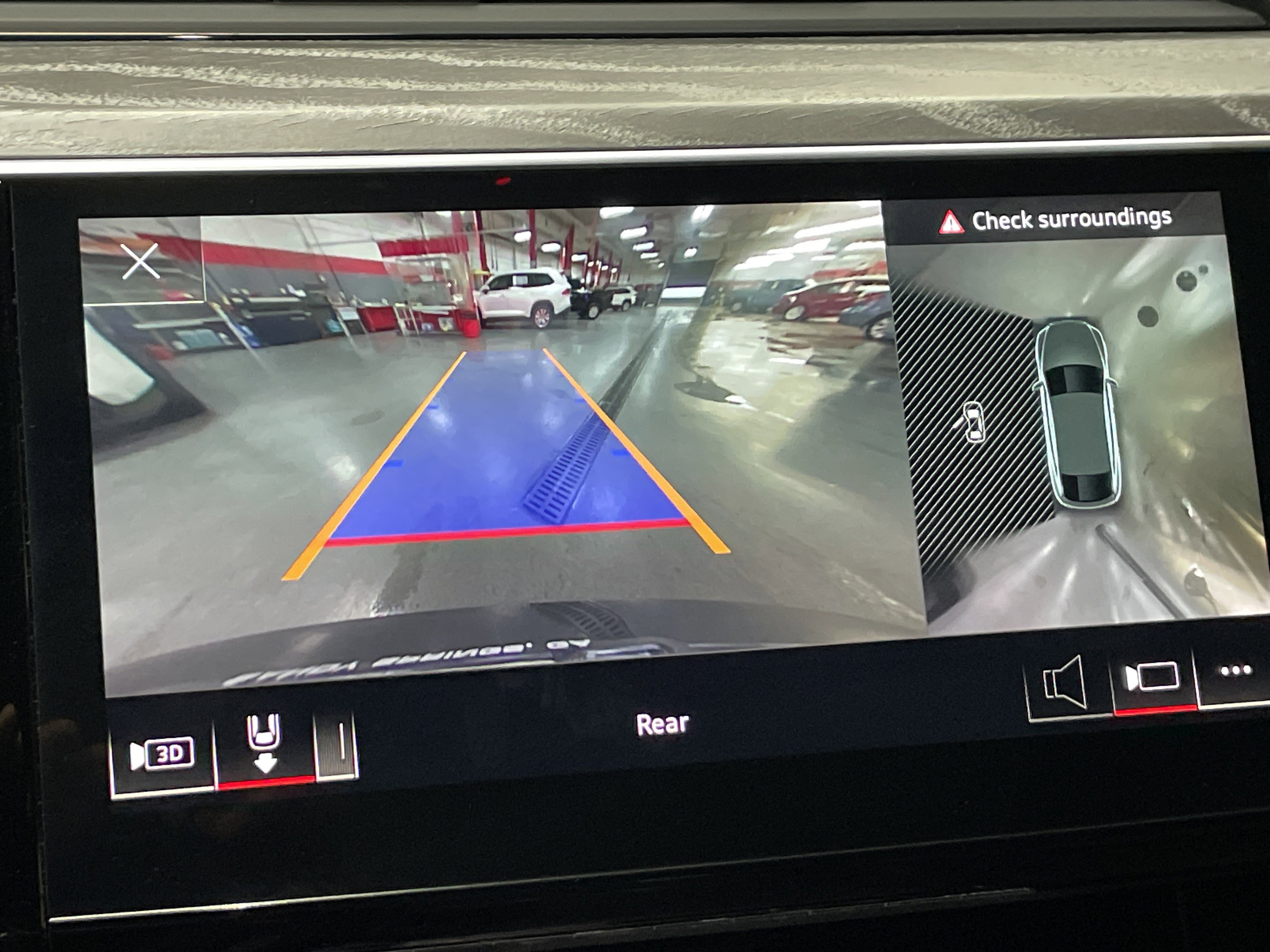 Used 2022 Audi e-tron Premium Plus w/ Premium Plus Package image 25