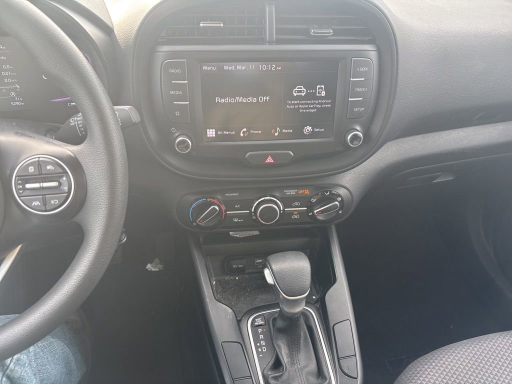 Used 2023 Kia Soul LX w/ LX Technology Package image 10