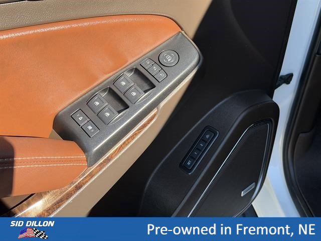 Used 2017 Chevrolet Suburban Premier AWD/4WD image 16