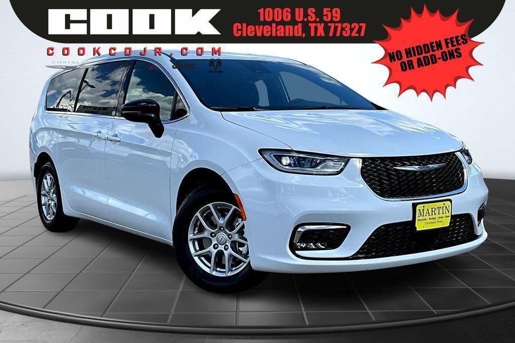 New 2026 Chrysler Pacifica Select